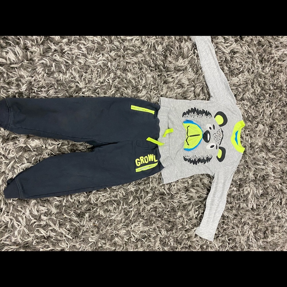 Boys matching top and bottoms